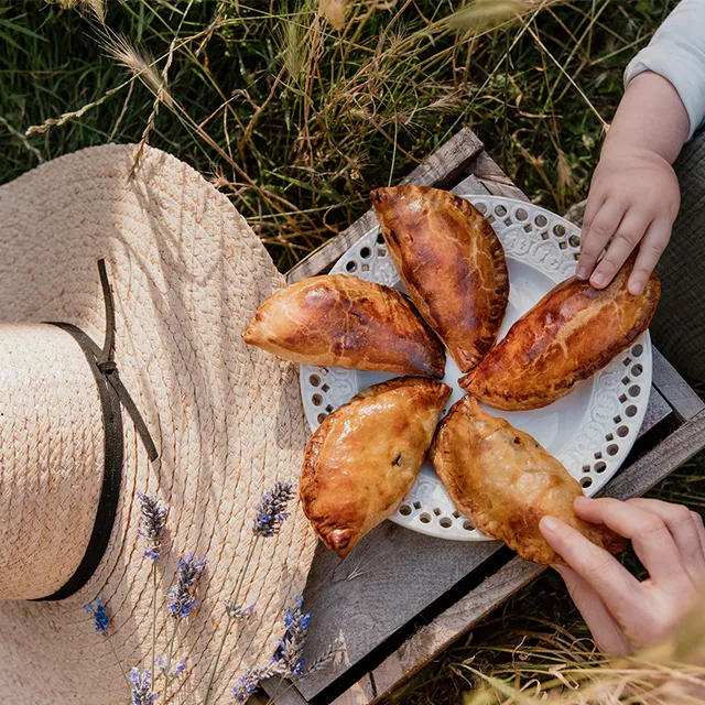 biobleud-100-v-g-tales-empanadas-saveurs-basques-bio image 1