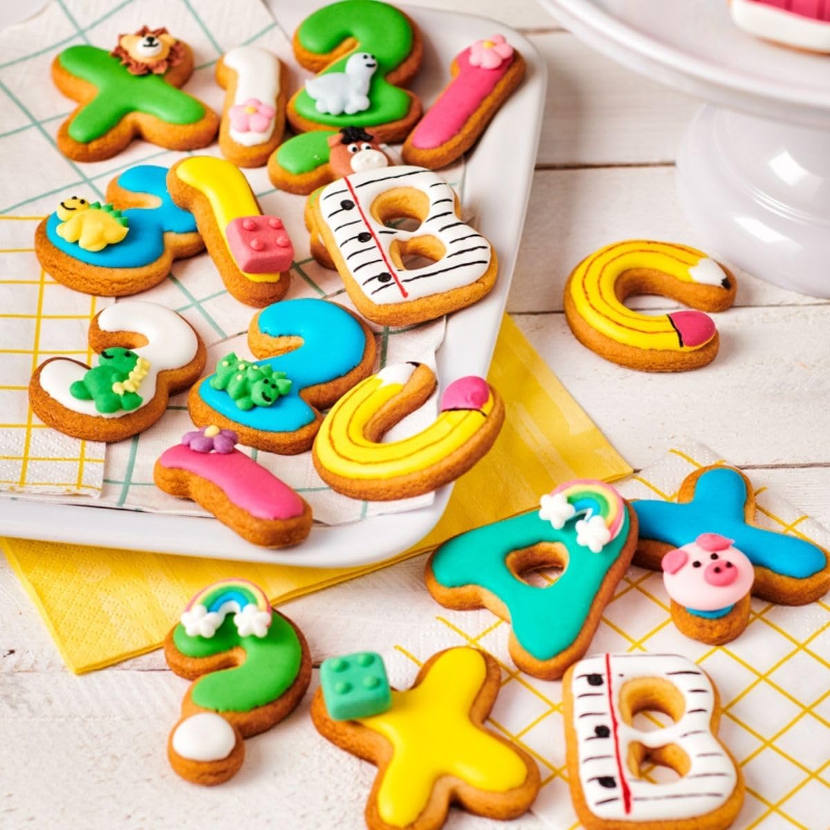 funcakes-safari-animals-figurines-sucre-12-pi-ces-sans-gluten image 5