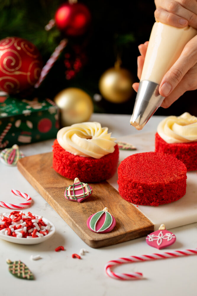 decora-bake-cook-sprinkles-sucre-mix-candy-cane-70-g image 3